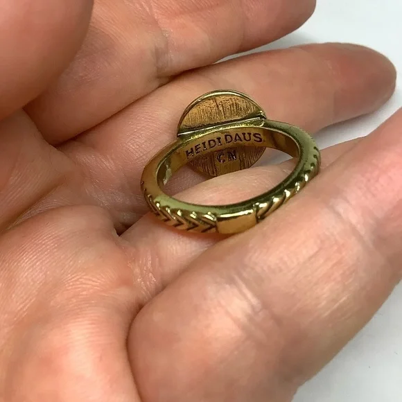 Heidi Daus faux Turquoise Swarovski crystal ring - Picture 5 of 5